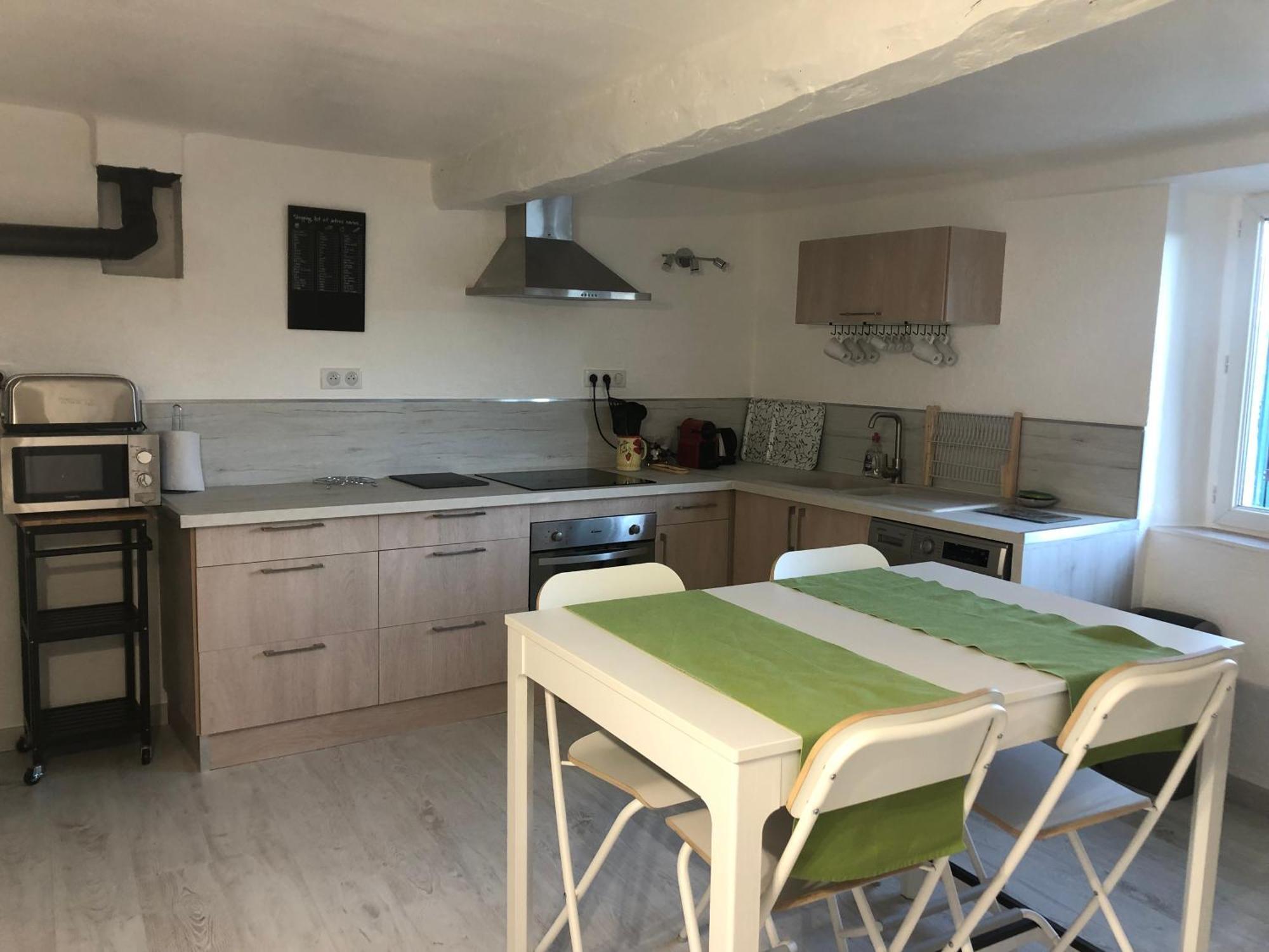 Le Petit Saint Clair Apartment Тригaнс Екстериор снимка